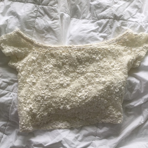 SOLD 🎉 HOLLISTER Crop top