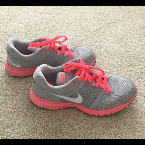 Nike Shoes - Nike Relentless 2