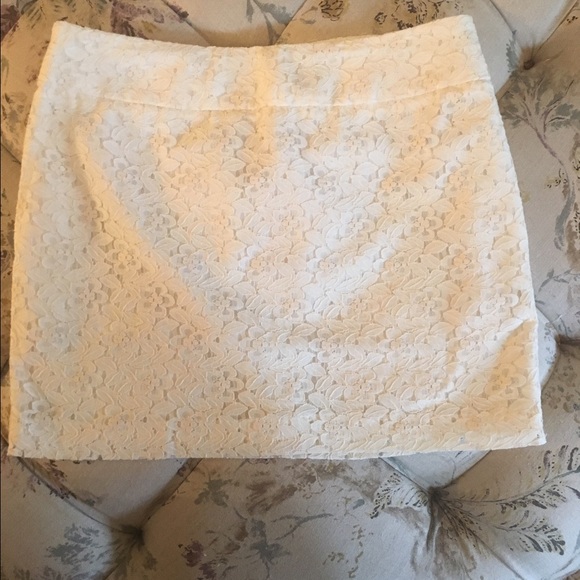 Forever 21 white lace skirt