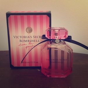 1.7 oz Bombshell Eau de Perfum