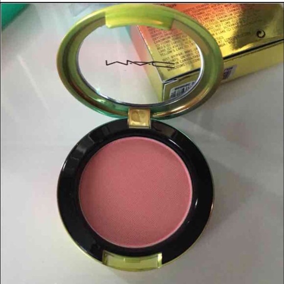 Saved bundle Mac LE Wash Dry hipness crime de nude