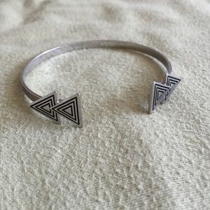 Triangle bracelet/arm cuff