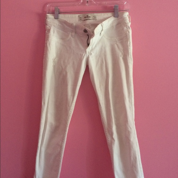 ⚪️Hollister White Skinny Jeans⚪️