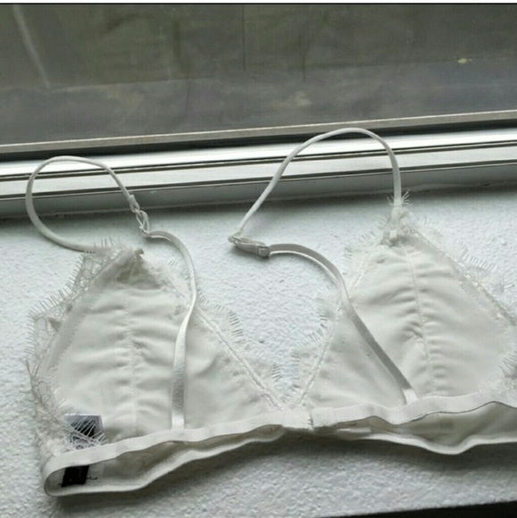 ⚡SALE ON LAST ONE⚡ Lace + Floral Bralette - Picture 3 of 4