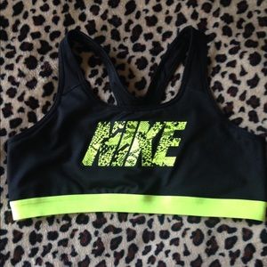 NIKE sports bra size XL NWOT