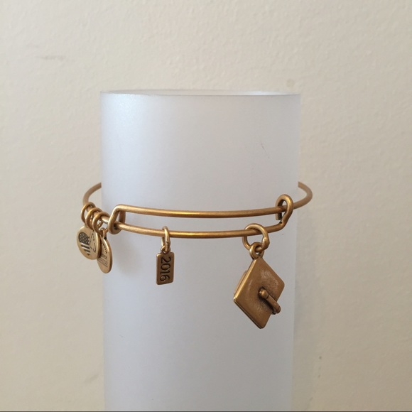 Alex and Ani 2016 Graduation Charm - Picture 1 of 2