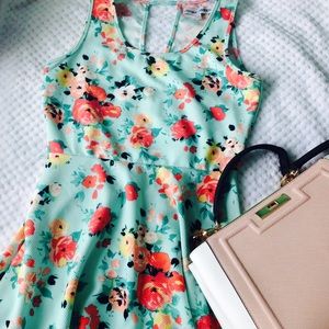 🔴NWOT🔴Mint floral skaterdress