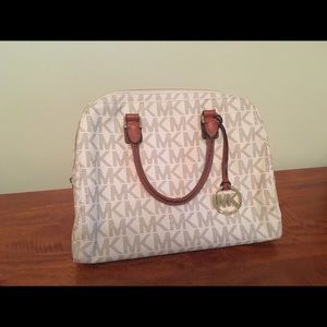 🔴🔴SOLD🔴🔴Michael Kors Handbag