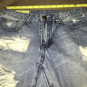 Distressed Boyfriend Jeans!