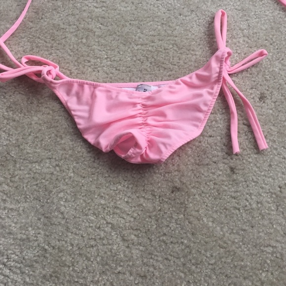 Pink bikini - Picture 2 of 2