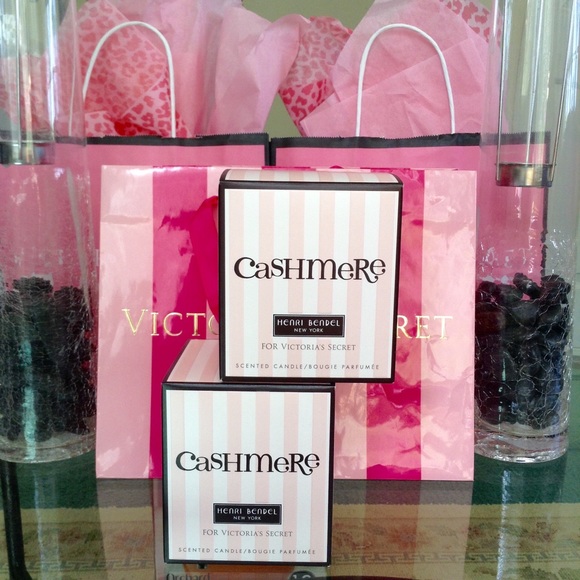 🎀BUNDLE🎀Victoria's Secret Scented Candle