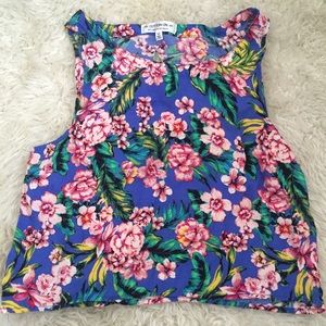 🌺Semi Cropped Floral Shirt🌺