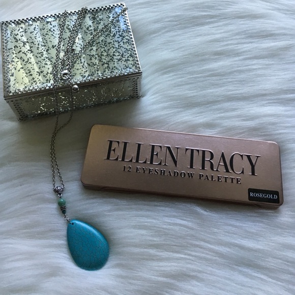 Nude Eyeshadow Palette - Picture 3 of 4