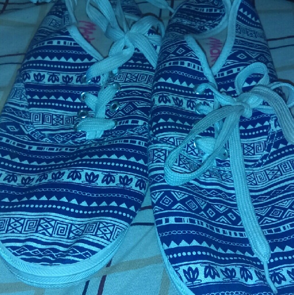 Low Top Blue And White Tribal Shoes