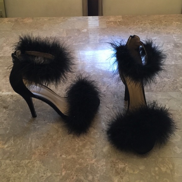 Black open toe shoes