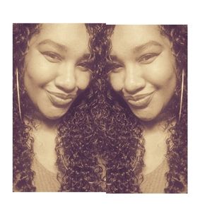 Meet your Posher, Danielle