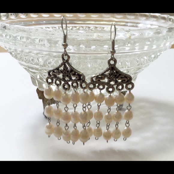 Dangling Pearls earrings