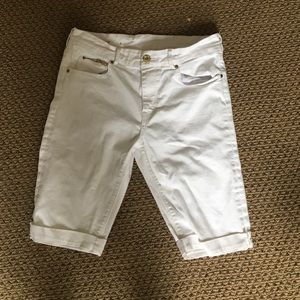 H&M white capris with gold zippers, new w/out tags