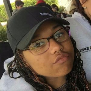 Meet your Posher, Keni