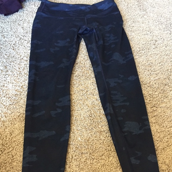 Blue camo print Lululemon ankle length leggings