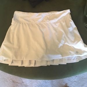 Sz 4-White lululemon tennis skirt