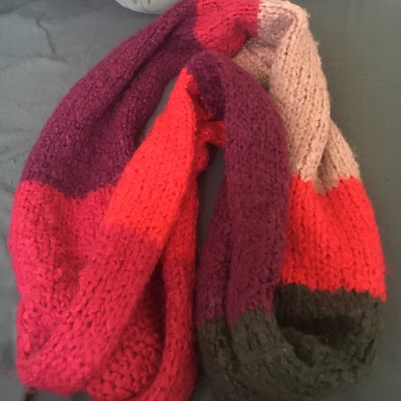 Winter Infinity scarf ❄️ - Picture 2 of 2