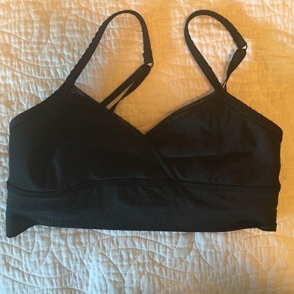 Sz 4 lululemon black sports bra