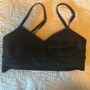 Sz 4 lululemon black sports bra