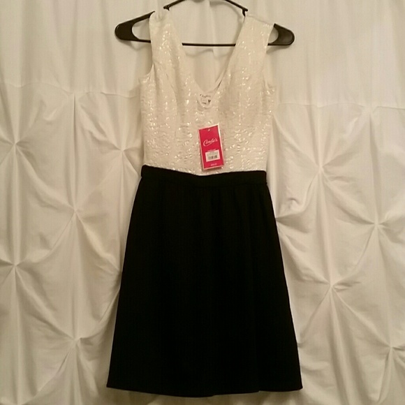 NWT SALE!  FABULOUS DRESS, HEAD TURNER! 👄 😘