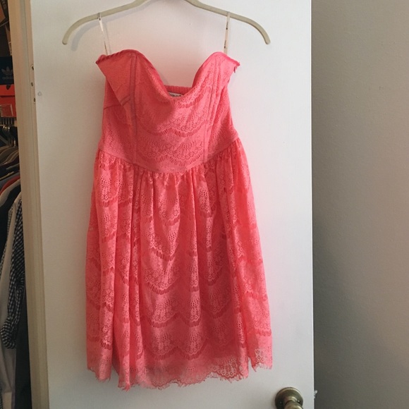 Forever 21 strapless lace dress