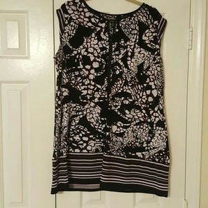 Sleeveless tunic