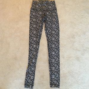 Sz 4-Barely worn Lululemon speed tight