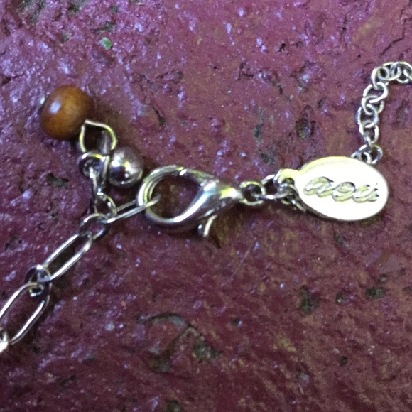 Compass Necklace - Picture 3 of 4