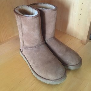 Short Chestnut UGG Boot