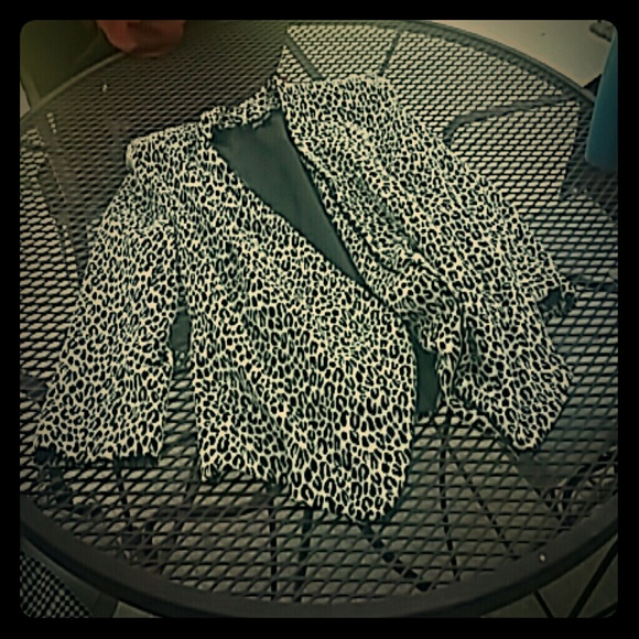 Leopard print blazer
