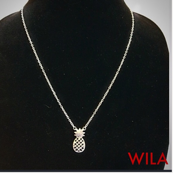 LAST ONE! 🍍 Wila Silver pineapple necklace🍍 - Picture 4 of 7