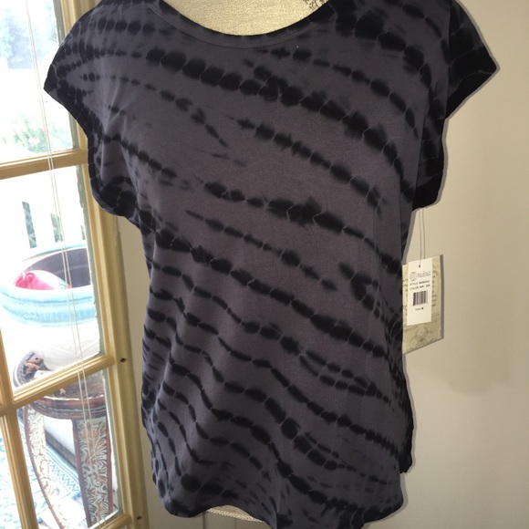 Net cute tie dye top with semi open back. - Picture 2 of 4