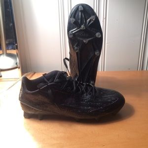 MENS 10 FOOTBALL CLEATS