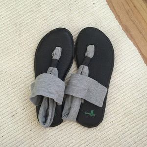 Sanuk yoga sling sandals