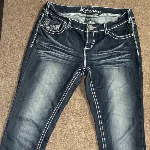 Dark/Acid Wash Fashion Jean with White Stitching