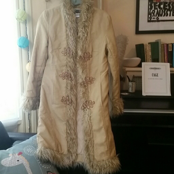 Unique beige faux fur trimmed jacket