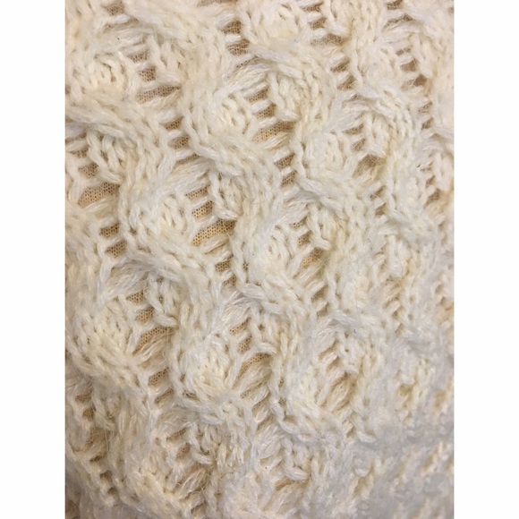 ❗️Sale❗️White cable knit sweater. - Picture 3 of 3