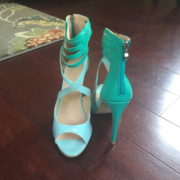 Never worn sexy strappy 2 toned high heels