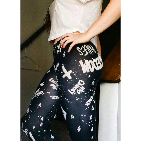 Graphic Leggings