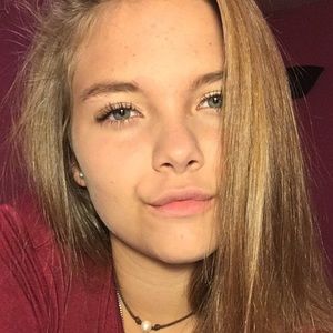 Meet your Posher, Kenzie