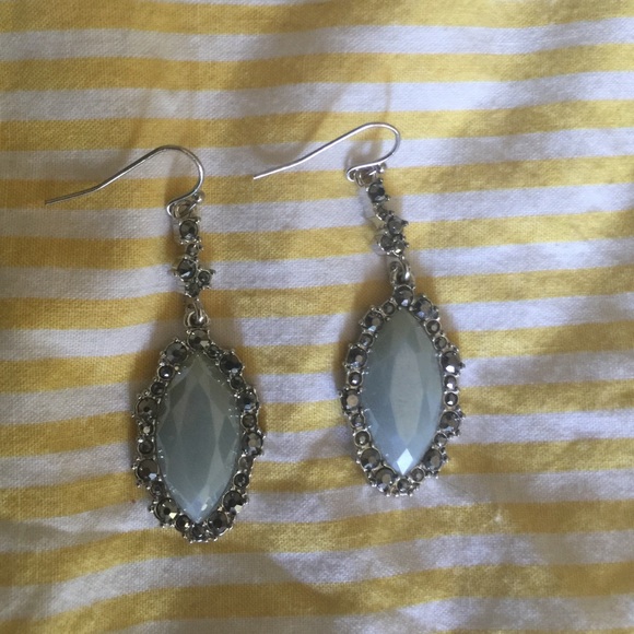 Gorgeous drop earrings