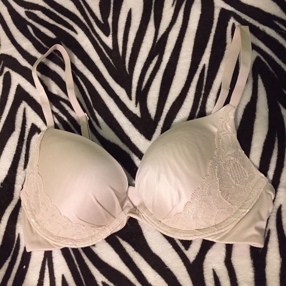Victoria's Secret Fabulous Plunge Bra