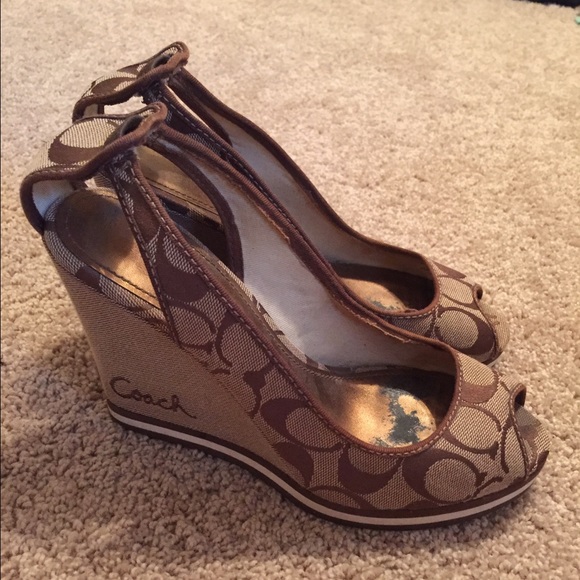 Coach wedges 6.5-7 like new - Picture 2 of 4