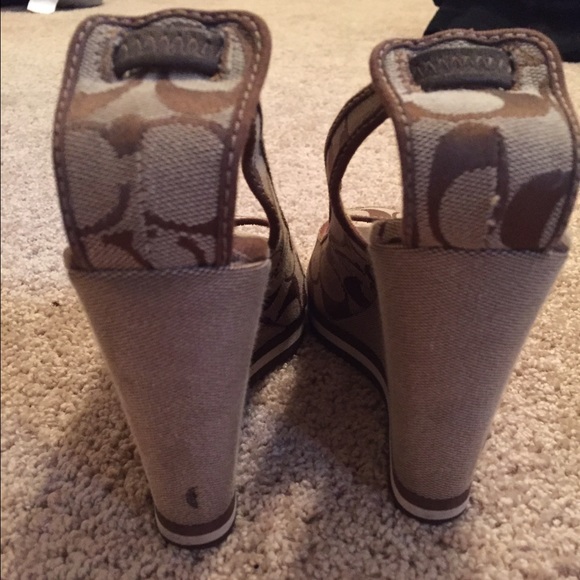 Coach wedges 6.5-7 like new - Picture 3 of 4
