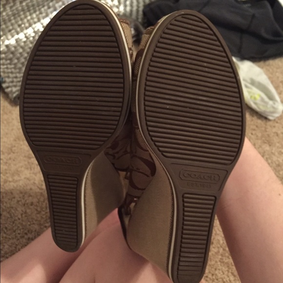 Coach wedges 6.5-7 like new - Picture 4 of 4